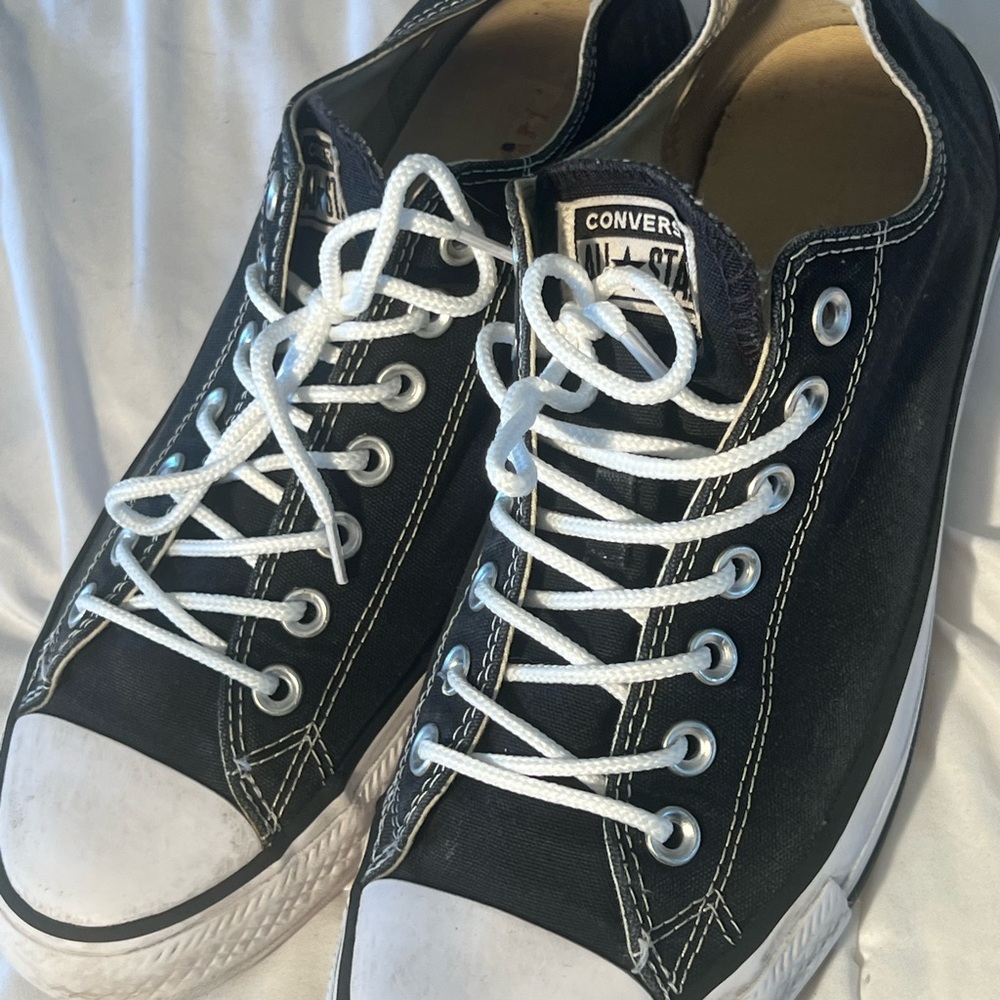 Converse Men's Black and White Canvas Sneakers